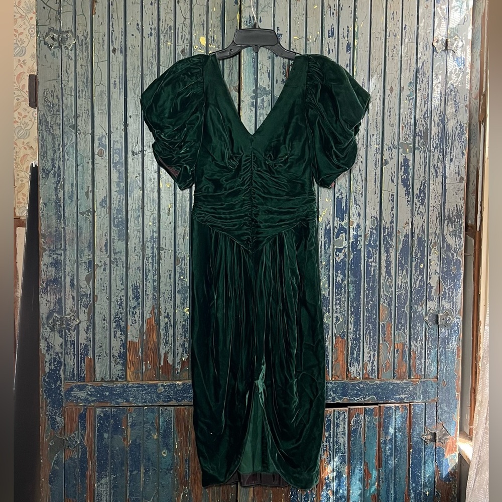 Chic Dark Green Velvet Cocktail dress with Puff Sleeves
